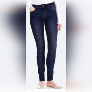 NEW UNIQLO Skinny Tapered High Rise Ultra Stretch Dark Denim Jeans W26 x L31